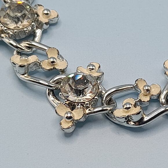 Vintage Creamy White Flower Bracelet, Clear Rhinestones, Mid-Century - Picture 4 of 10